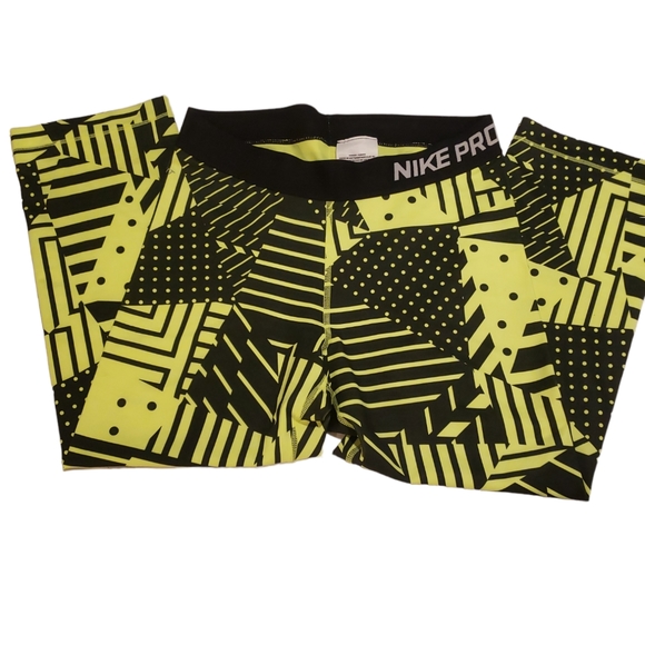 Nike Pro Women's Size Medium Workout Capris - Picture 2 of 8